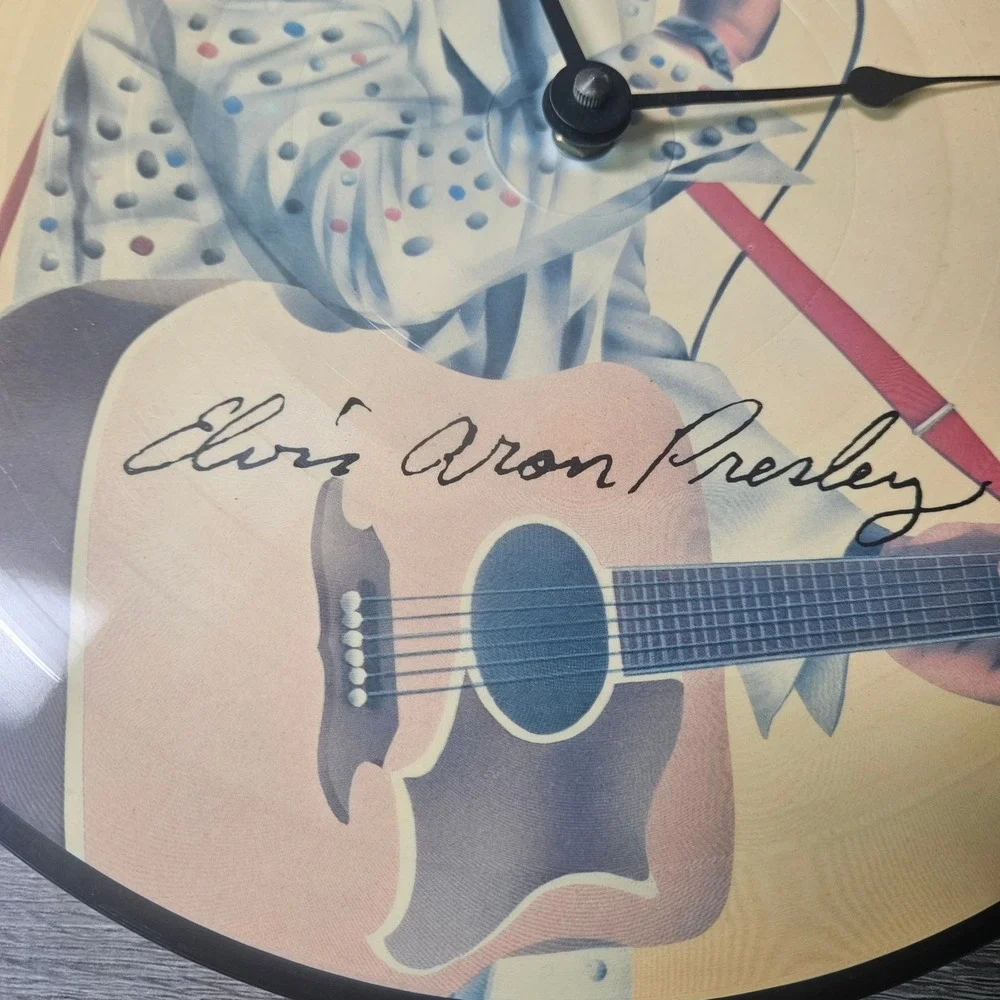 Unbranded elvis presley
